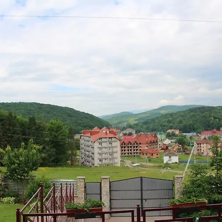 Апартаменты Panorama Townhouse Поляна Экстерьер фото